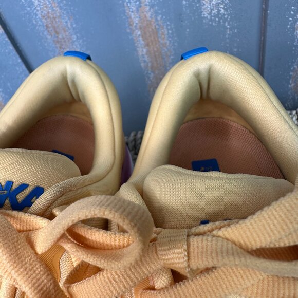 HOKA Women's Bondi 8 Sneaker Impala Cyclamen Sz 8 - Picture 7 of 16